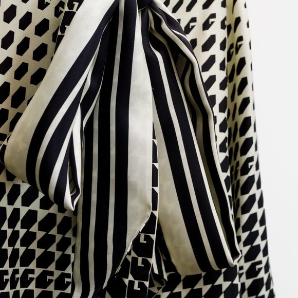 Gucci Geometric Print Two-toned Bow Blouse - Picture 7 of 11